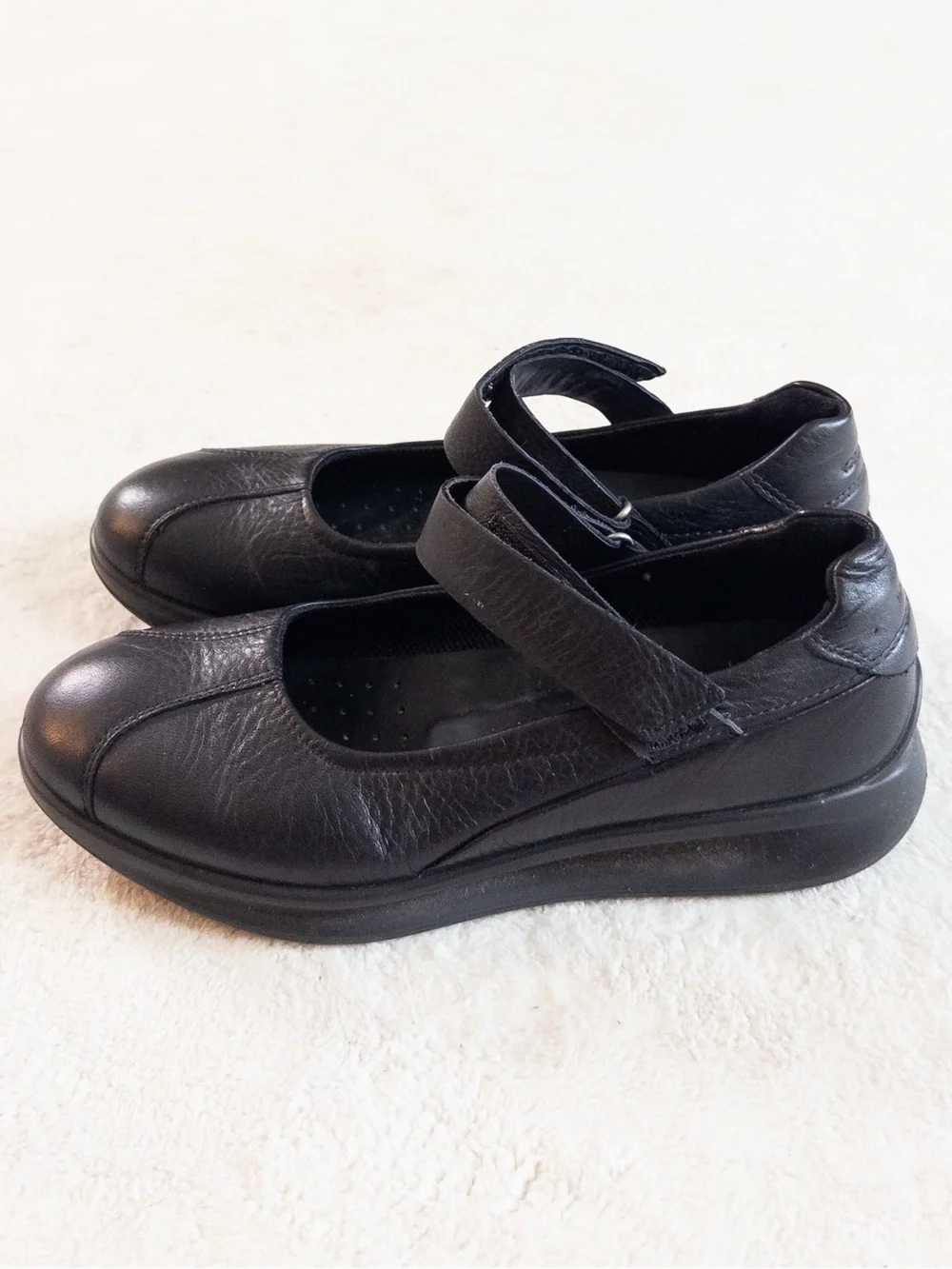 ECCO Black Leather Mary Jane Shoes Women’s Size 37 US 6.5/7 Comfort Flats